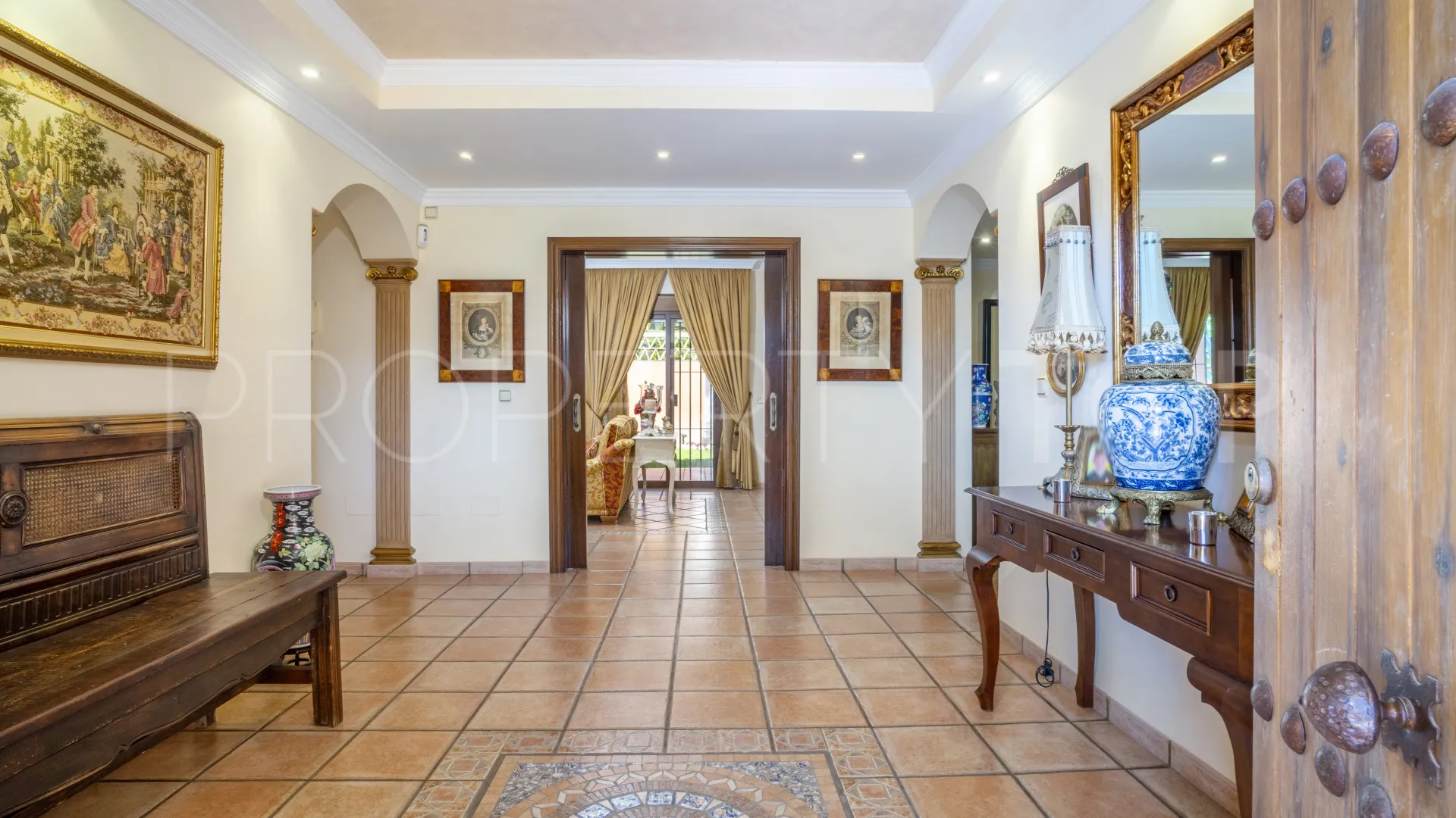 Guadalmina Alta, villa de 6 dormitorios en venta