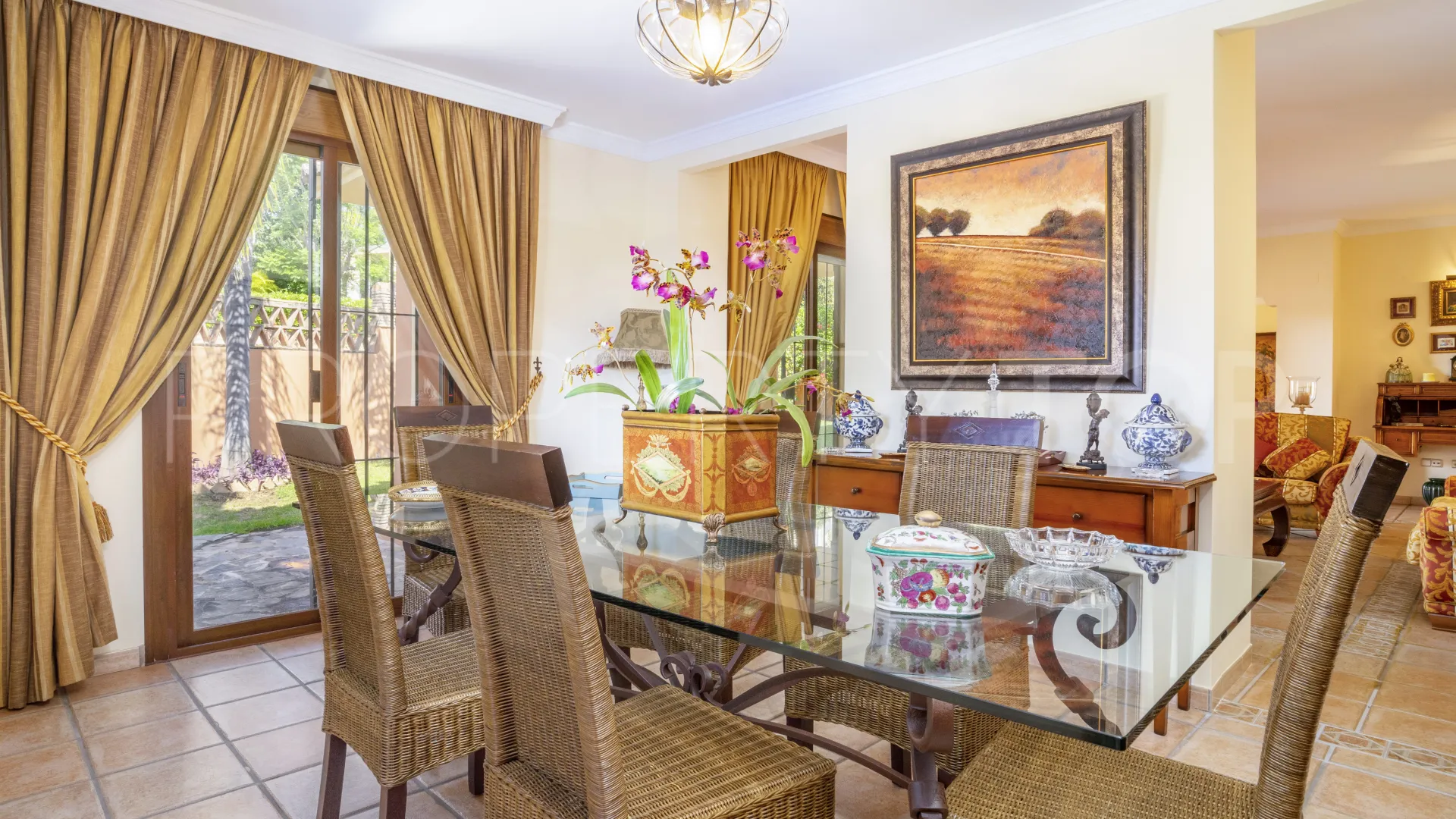 Guadalmina Alta, villa de 6 dormitorios en venta