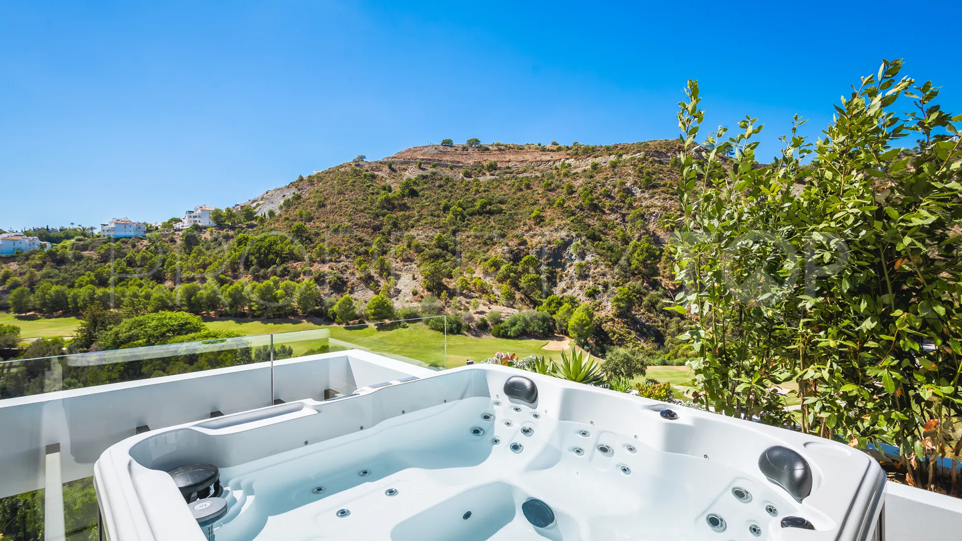 Villa con 6 dormitorios a la venta en Lomas de La Quinta