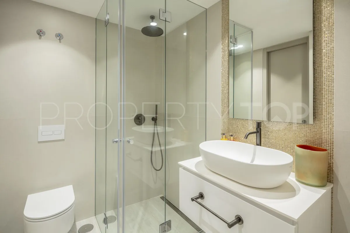For sale 3 bedrooms ground floor apartment in Marbella Golden Mile