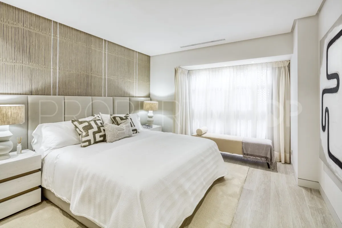 For sale 3 bedrooms ground floor apartment in Marbella Golden Mile
