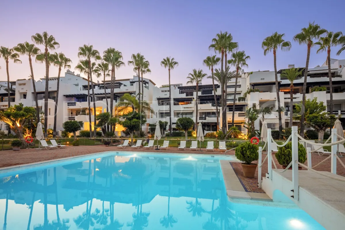 For sale 3 bedrooms ground floor apartment in Marbella Golden Mile