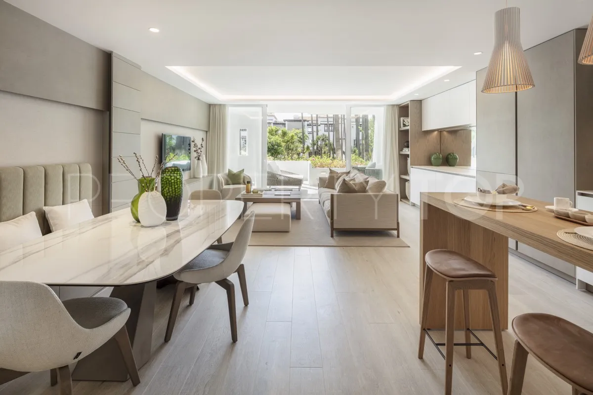 For sale 3 bedrooms ground floor apartment in Marbella Golden Mile