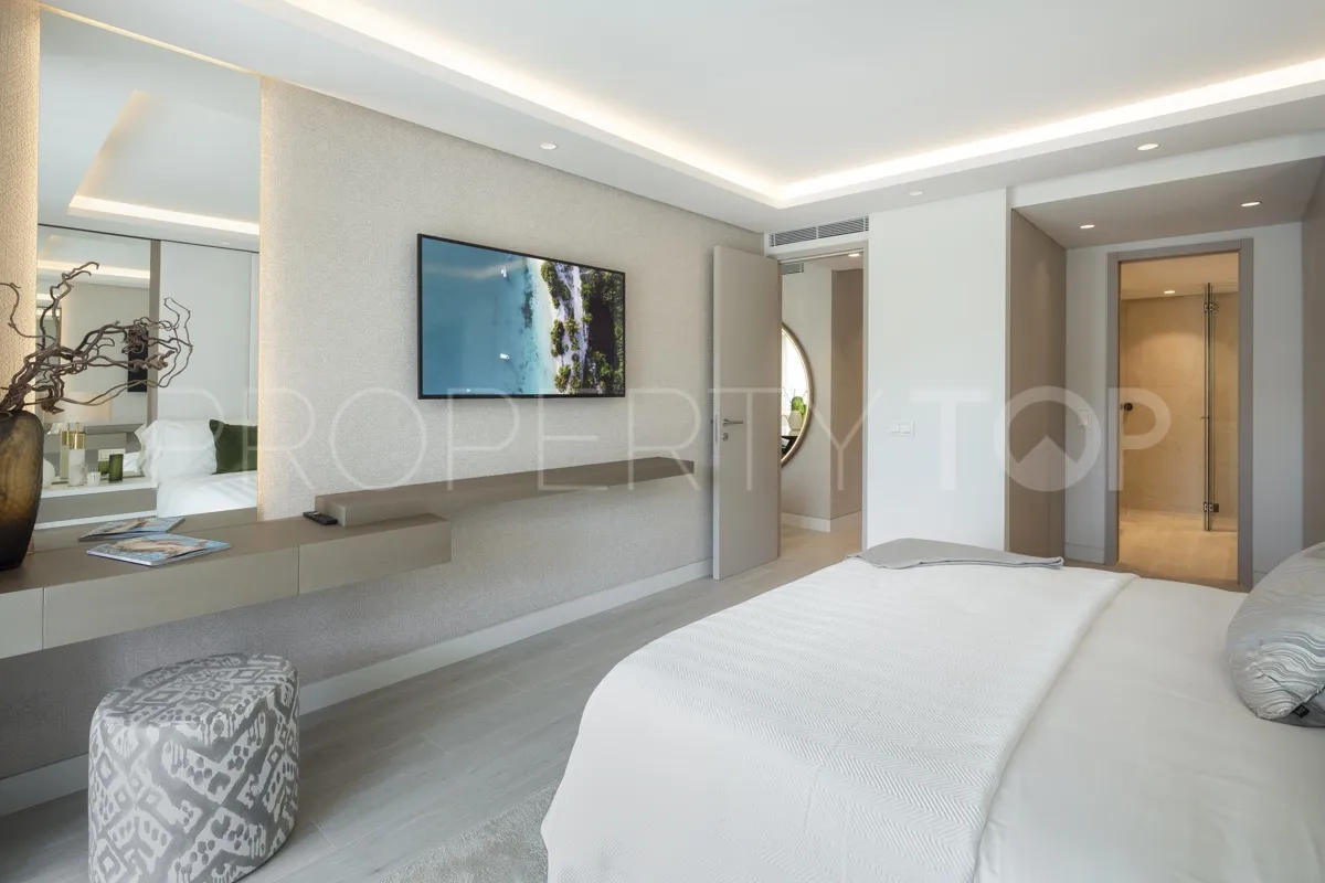 For sale 3 bedrooms ground floor apartment in Marbella Golden Mile