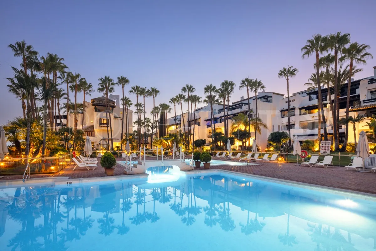 For sale 3 bedrooms ground floor apartment in Marbella Golden Mile