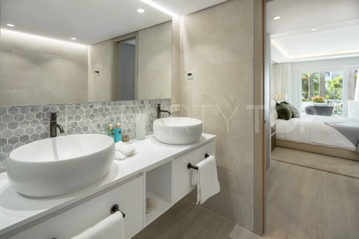 For sale 3 bedrooms ground floor apartment in Marbella Golden Mile