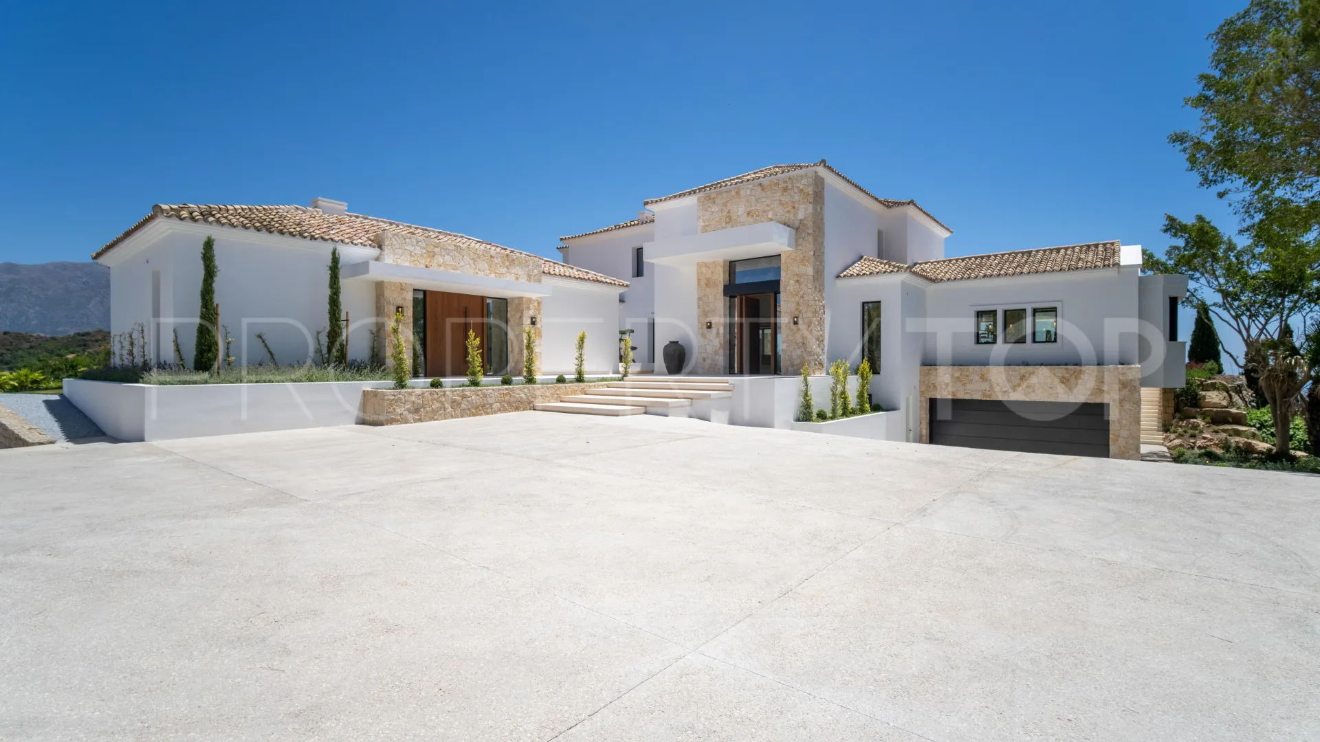 Villa for sale in El Herrojo with 8 bedrooms