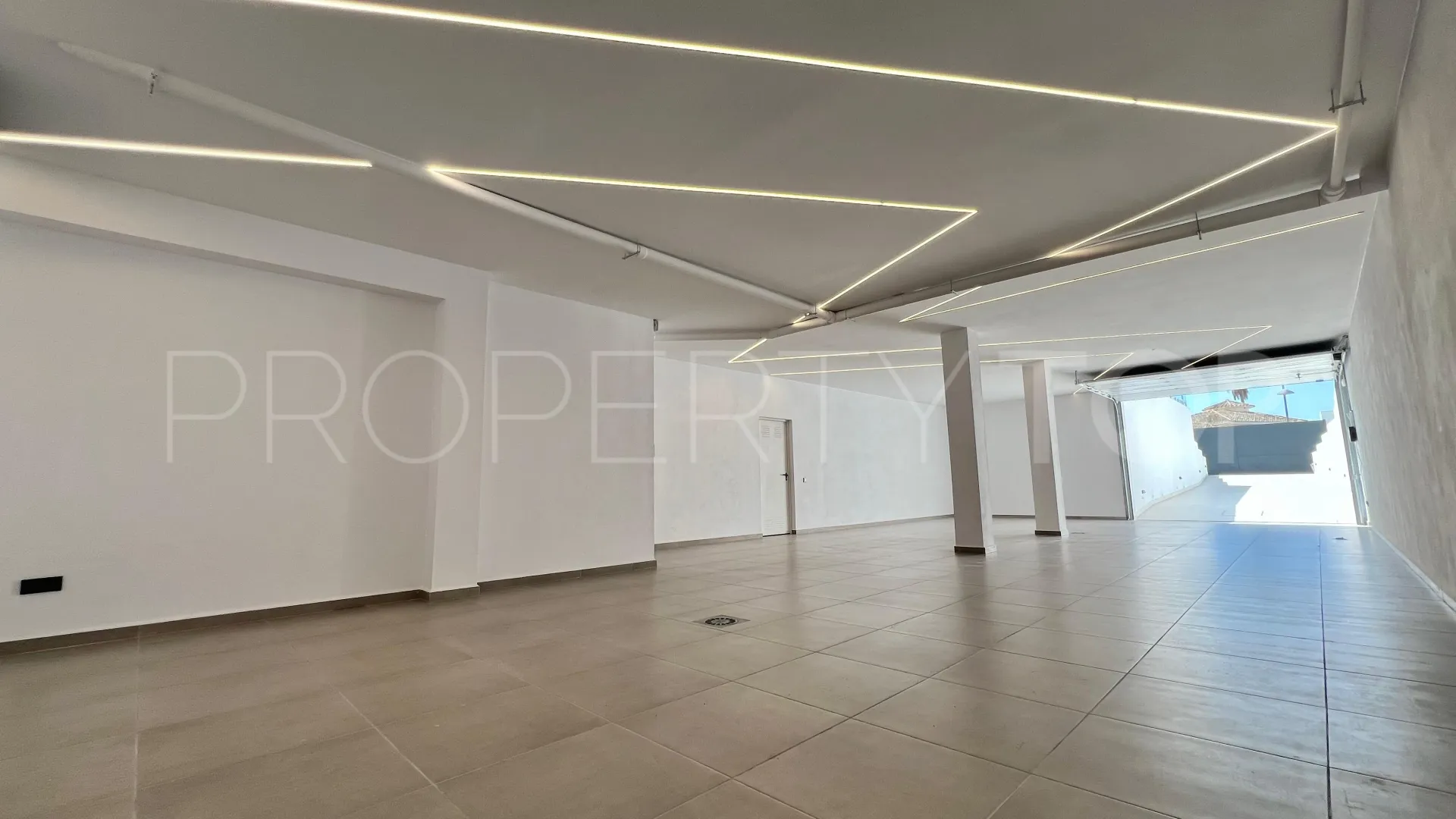 Comprar villa en Elviria con 6 dormitorios