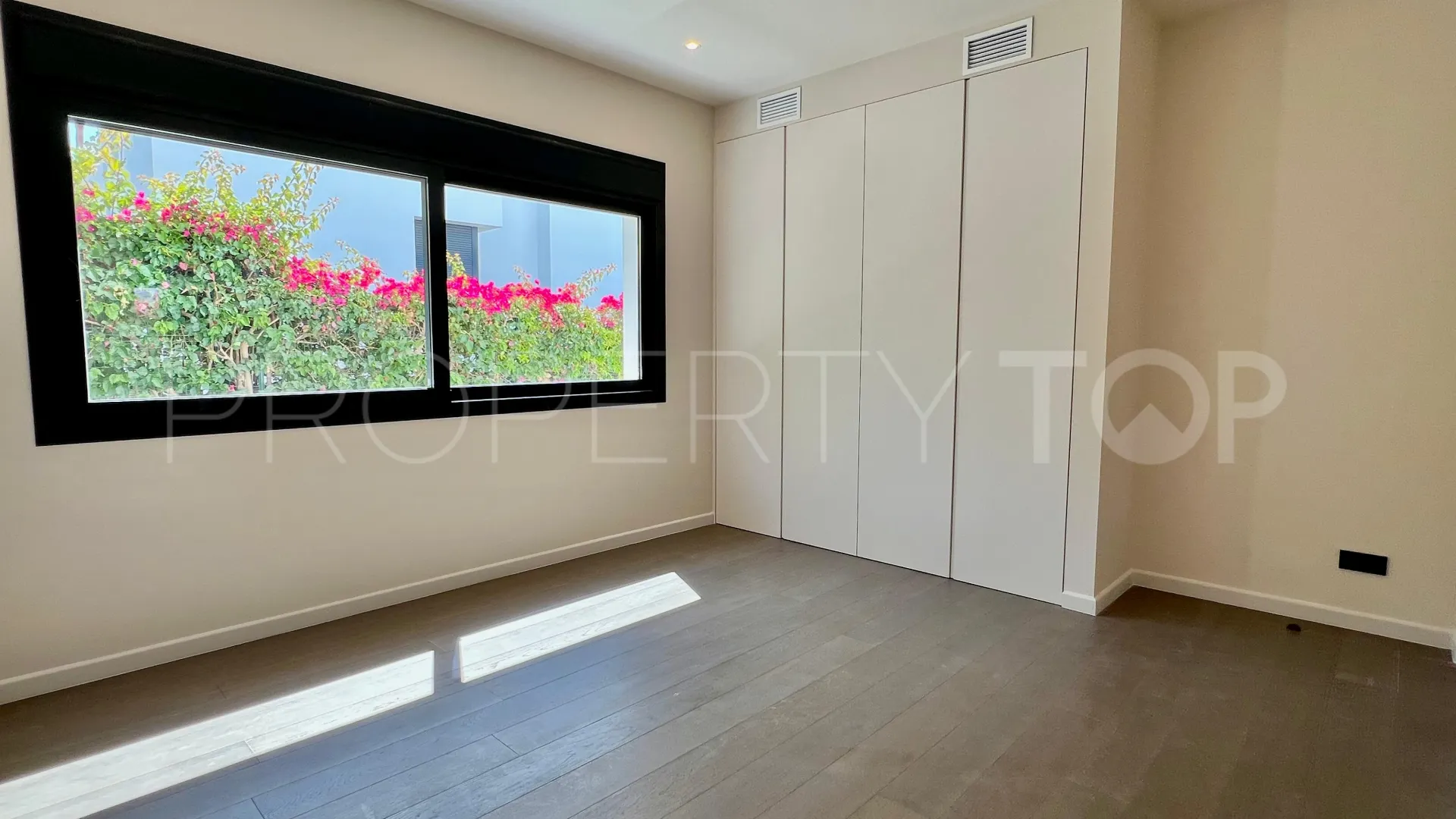 Comprar villa en Elviria con 6 dormitorios
