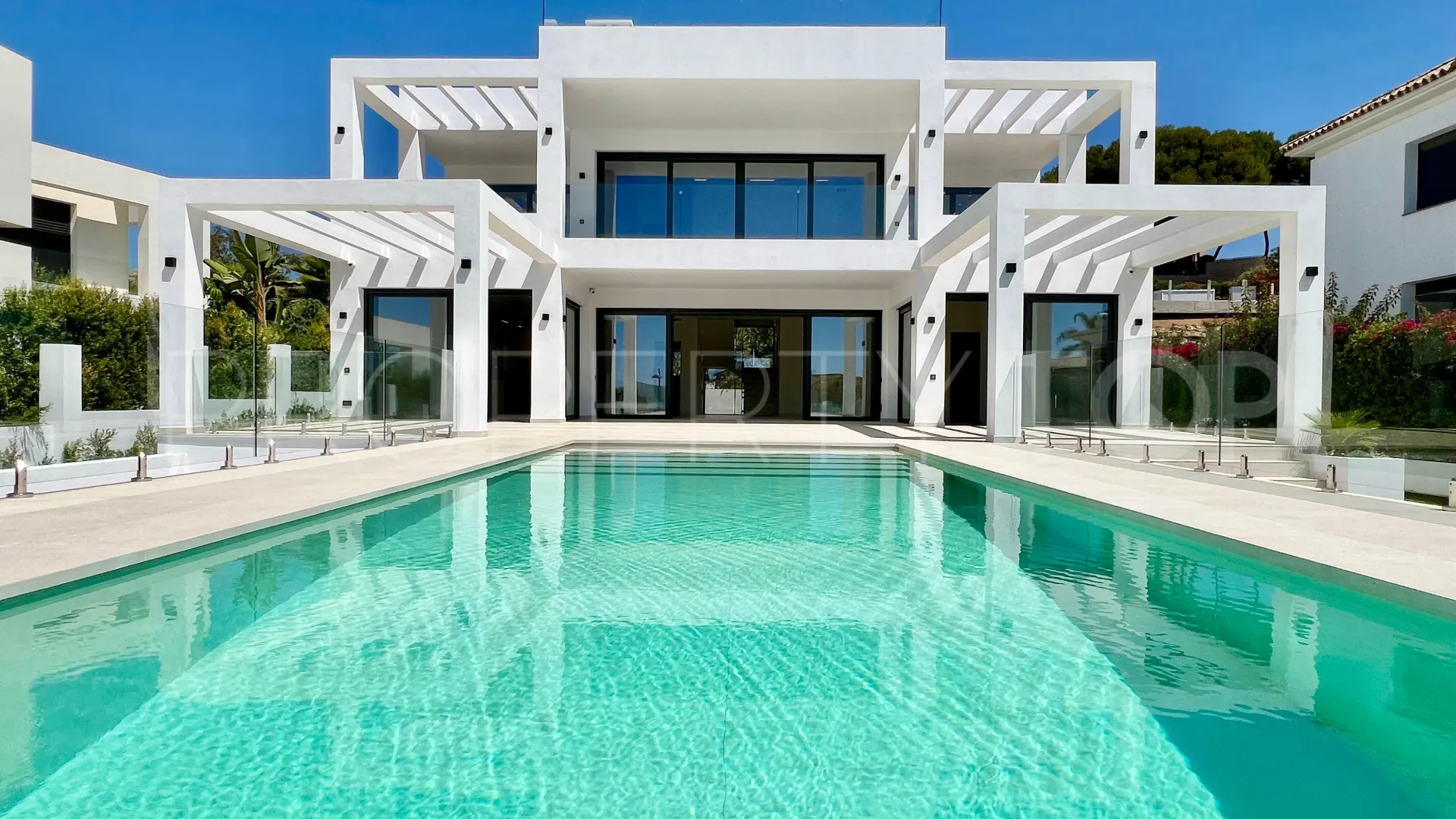 Comprar villa en Elviria con 6 dormitorios
