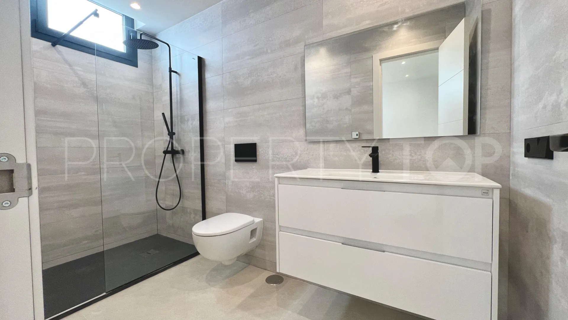 Comprar villa en Elviria con 6 dormitorios
