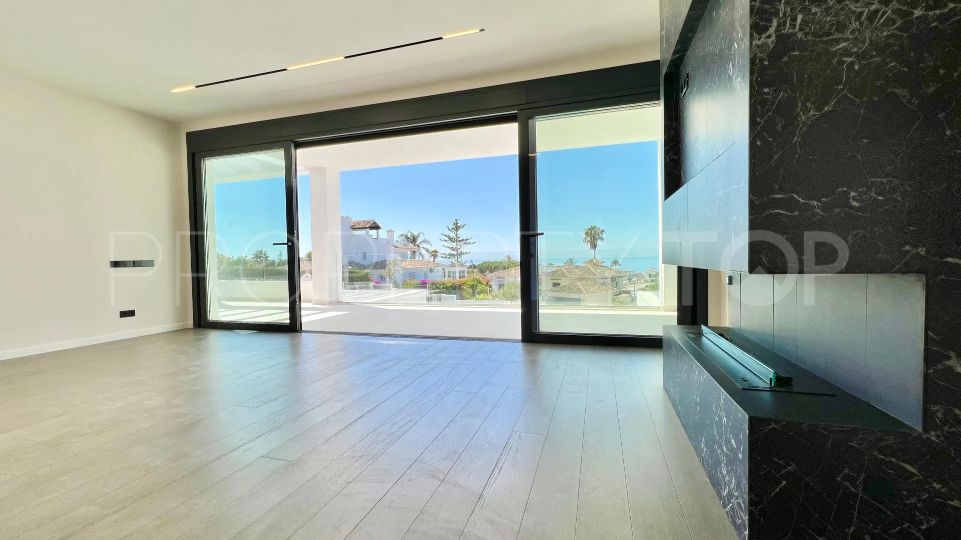 Comprar villa en Elviria con 6 dormitorios