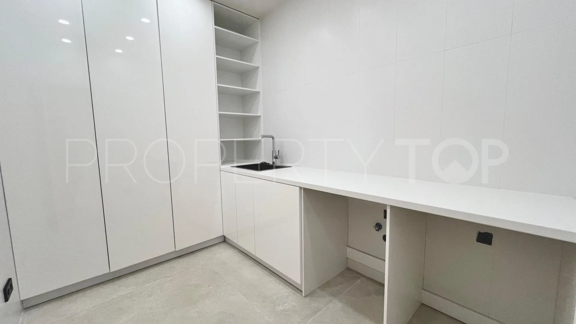 Comprar villa en Elviria con 6 dormitorios