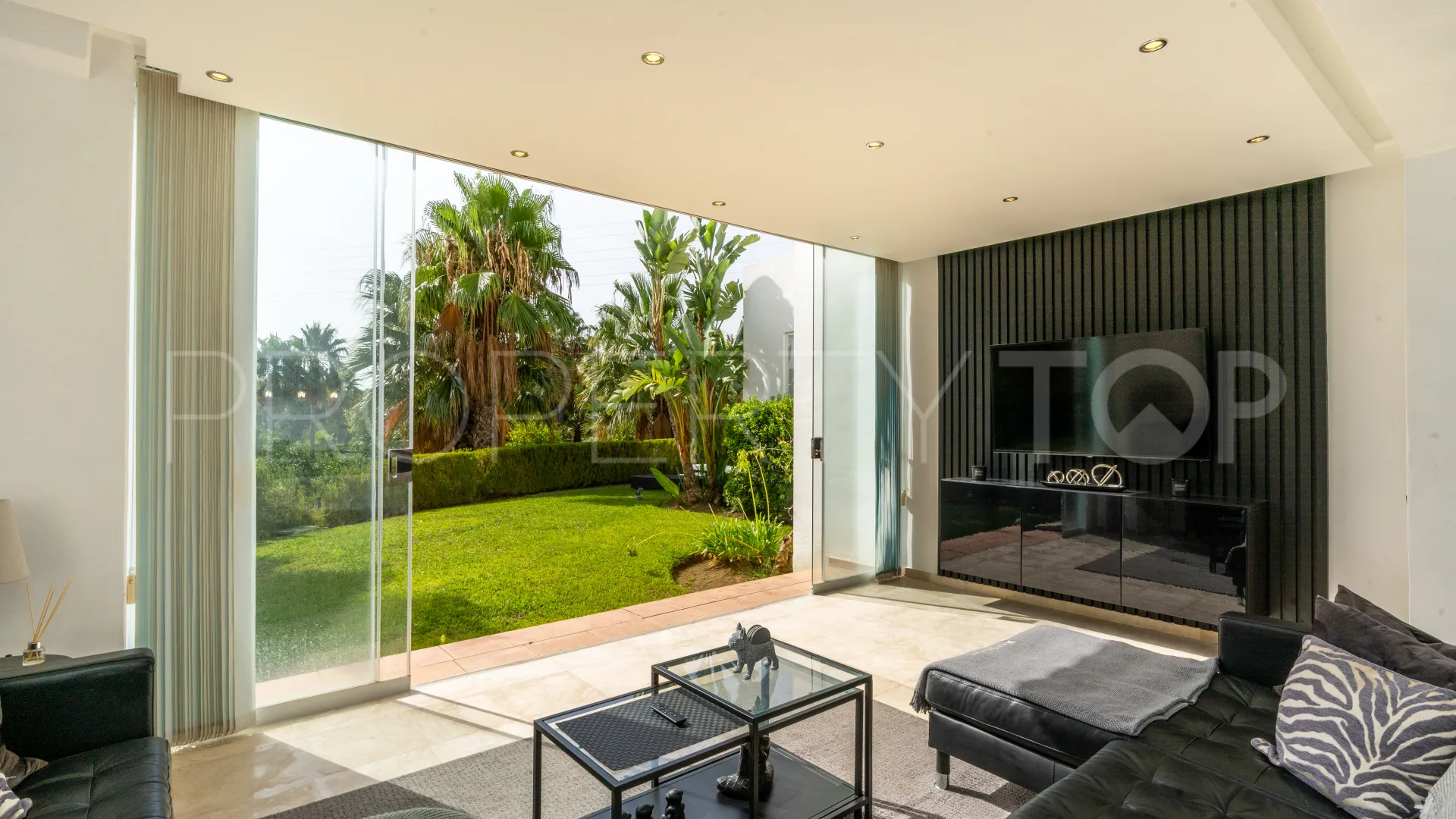 Alcazaba Lagoon, apartamento planta baja de 2 dormitorios en venta