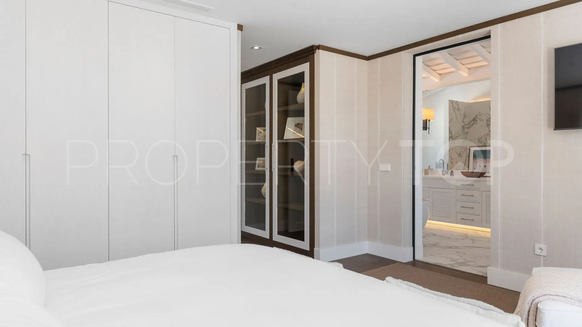 7 bedrooms villa in Los Naranjos for sale