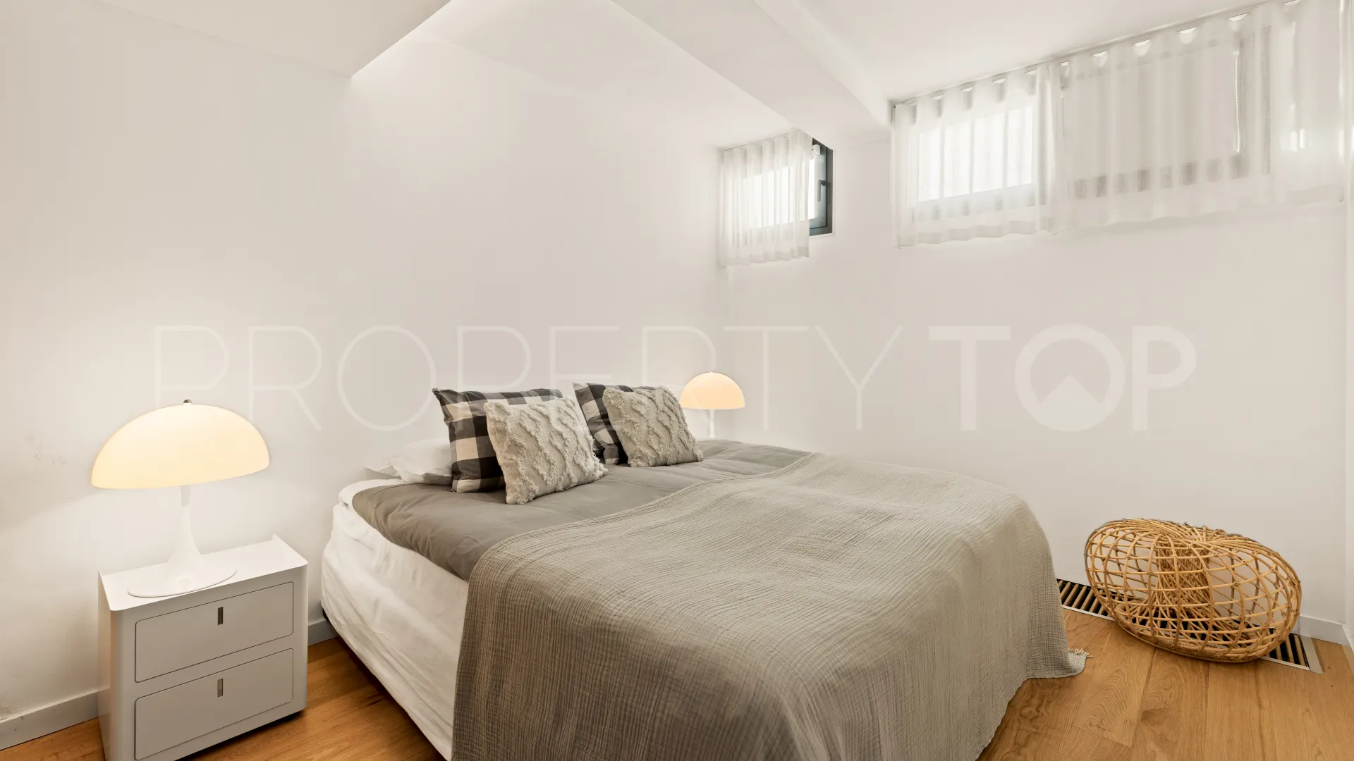Villa a la venta en Costabella con 6 dormitorios