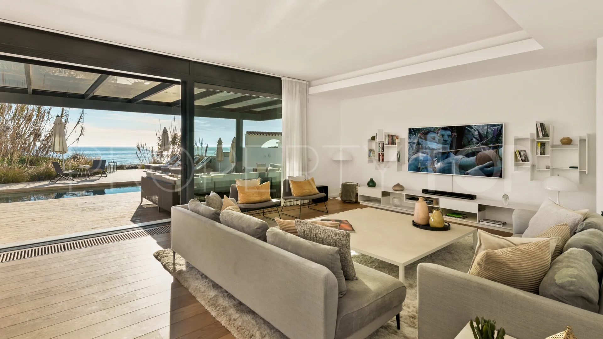 Villa a la venta en Costabella con 6 dormitorios