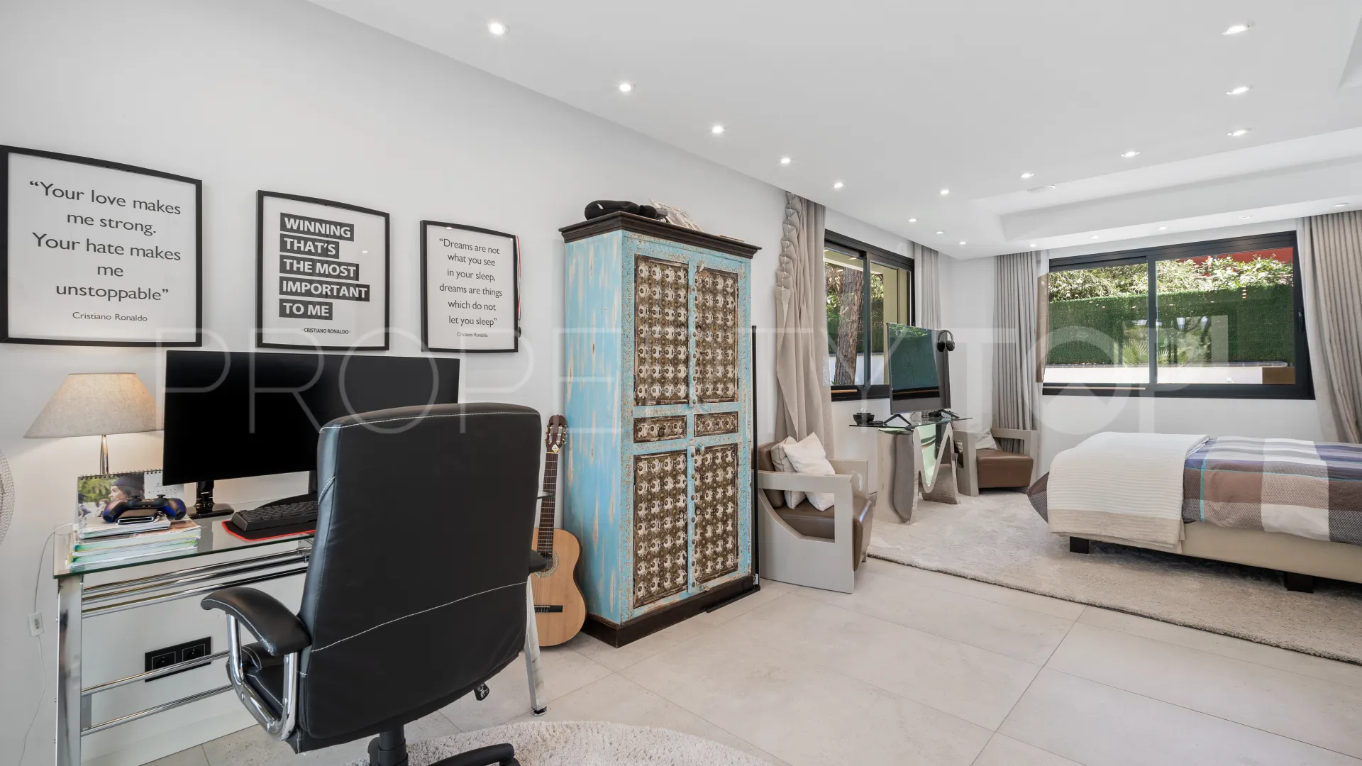 Villa en venta en Hacienda las Chapas con 6 dormitorios