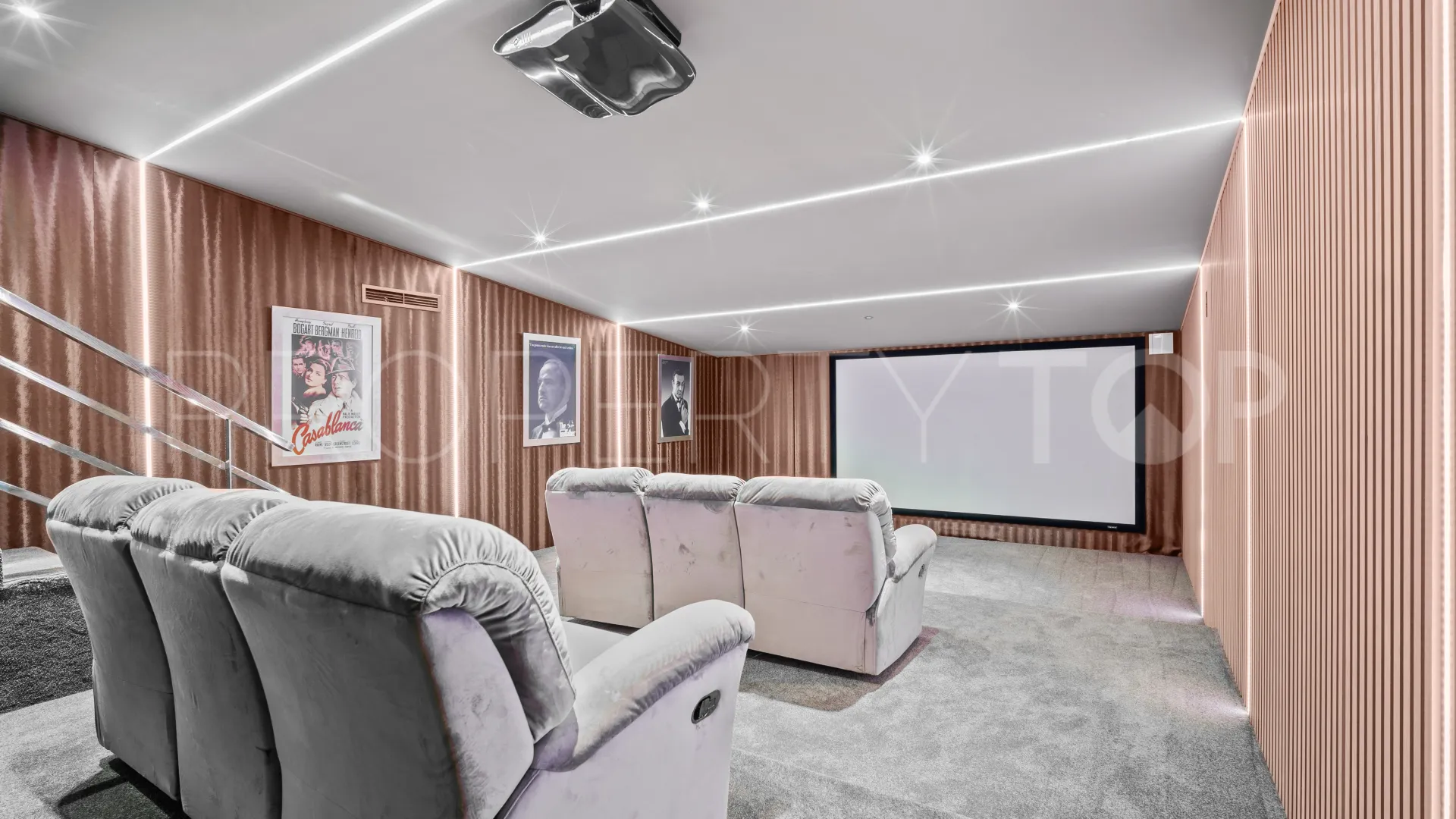 Villa en venta en Hacienda las Chapas con 6 dormitorios