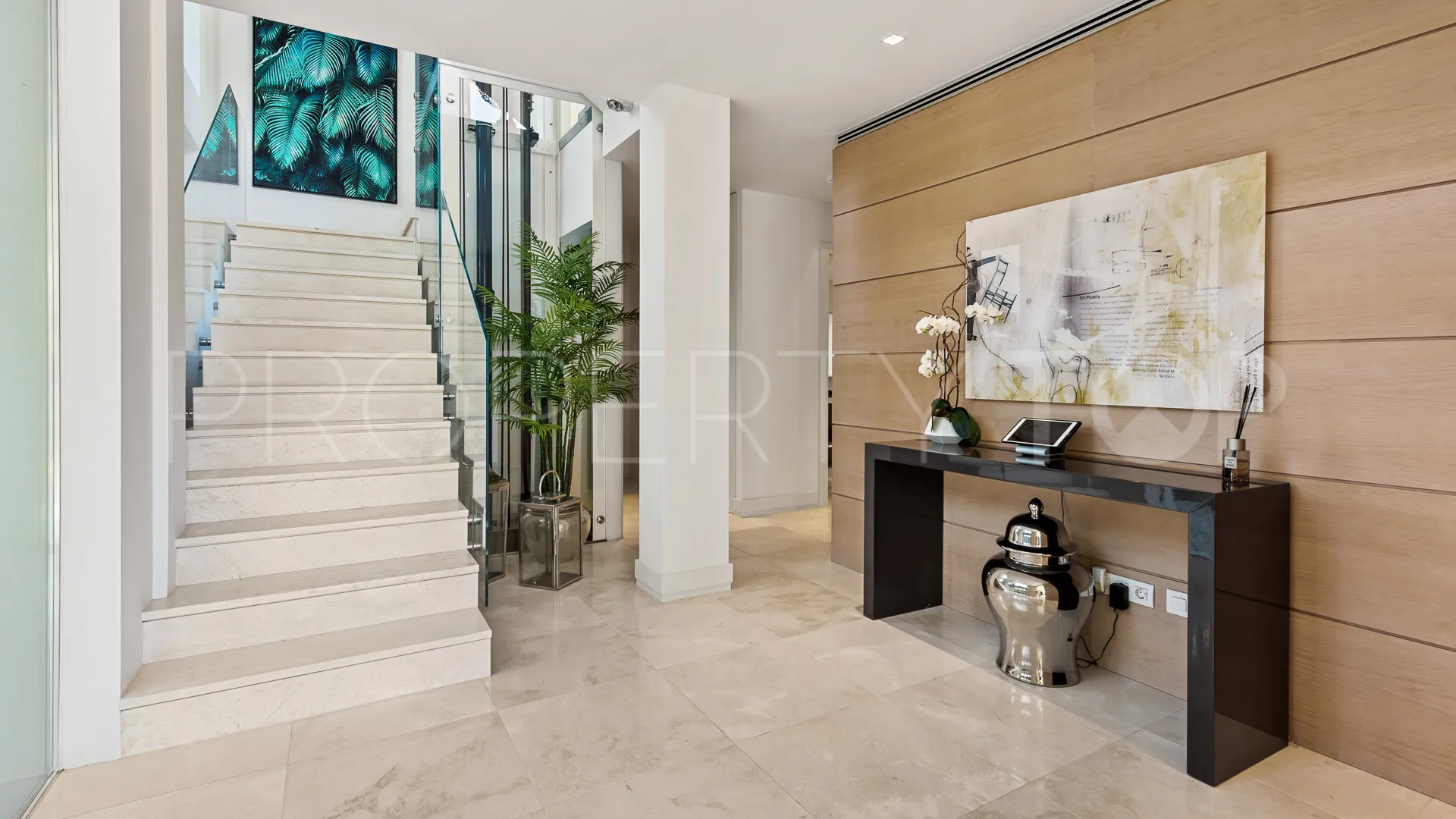 4 bedrooms villa in Puente Romano for sale