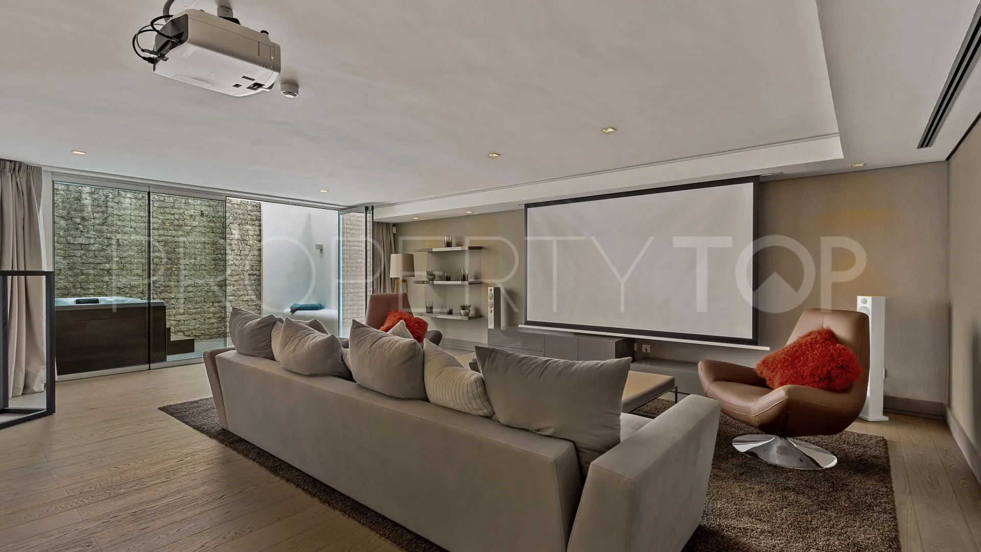 4 bedrooms villa in Puente Romano for sale
