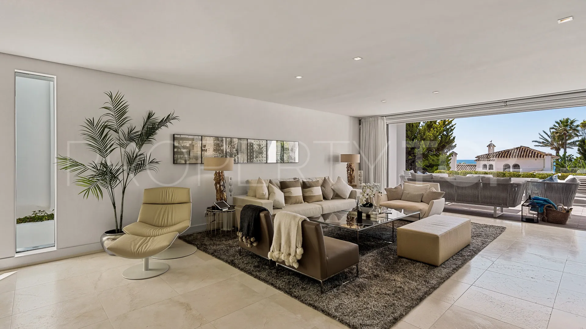 4 bedrooms villa in Puente Romano for sale