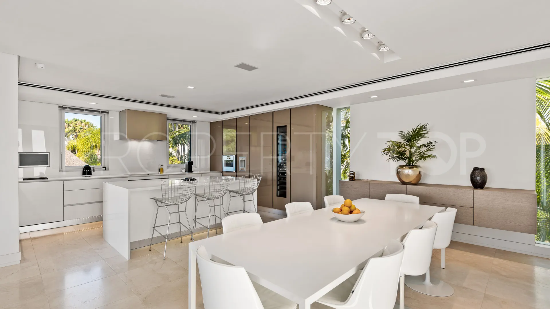 4 bedrooms villa in Puente Romano for sale