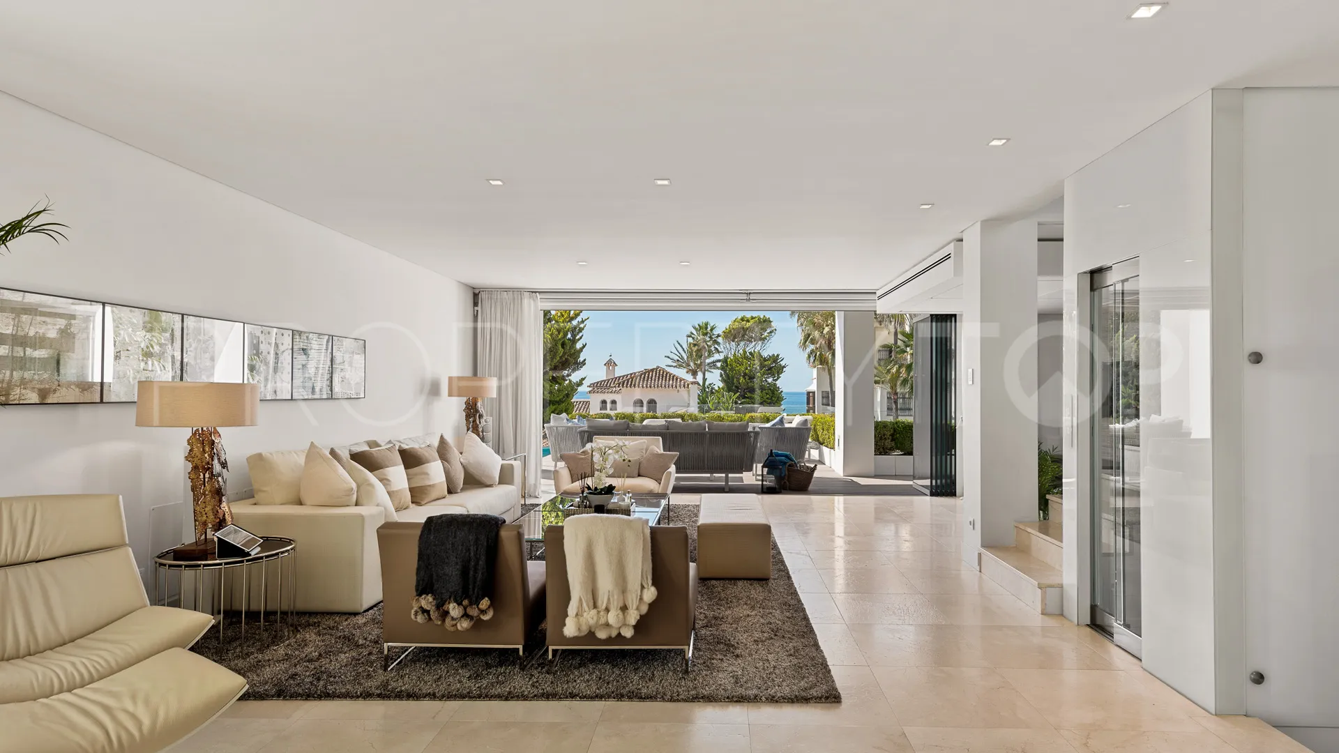 4 bedrooms villa in Puente Romano for sale