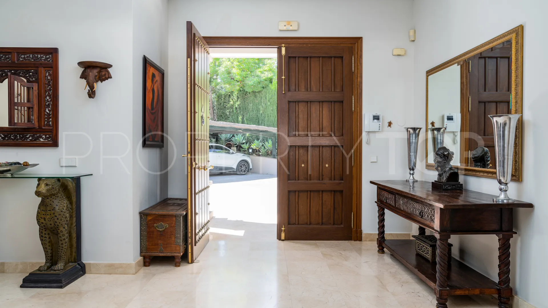 Villa con 7 dormitorios en venta en Nueva Andalucia