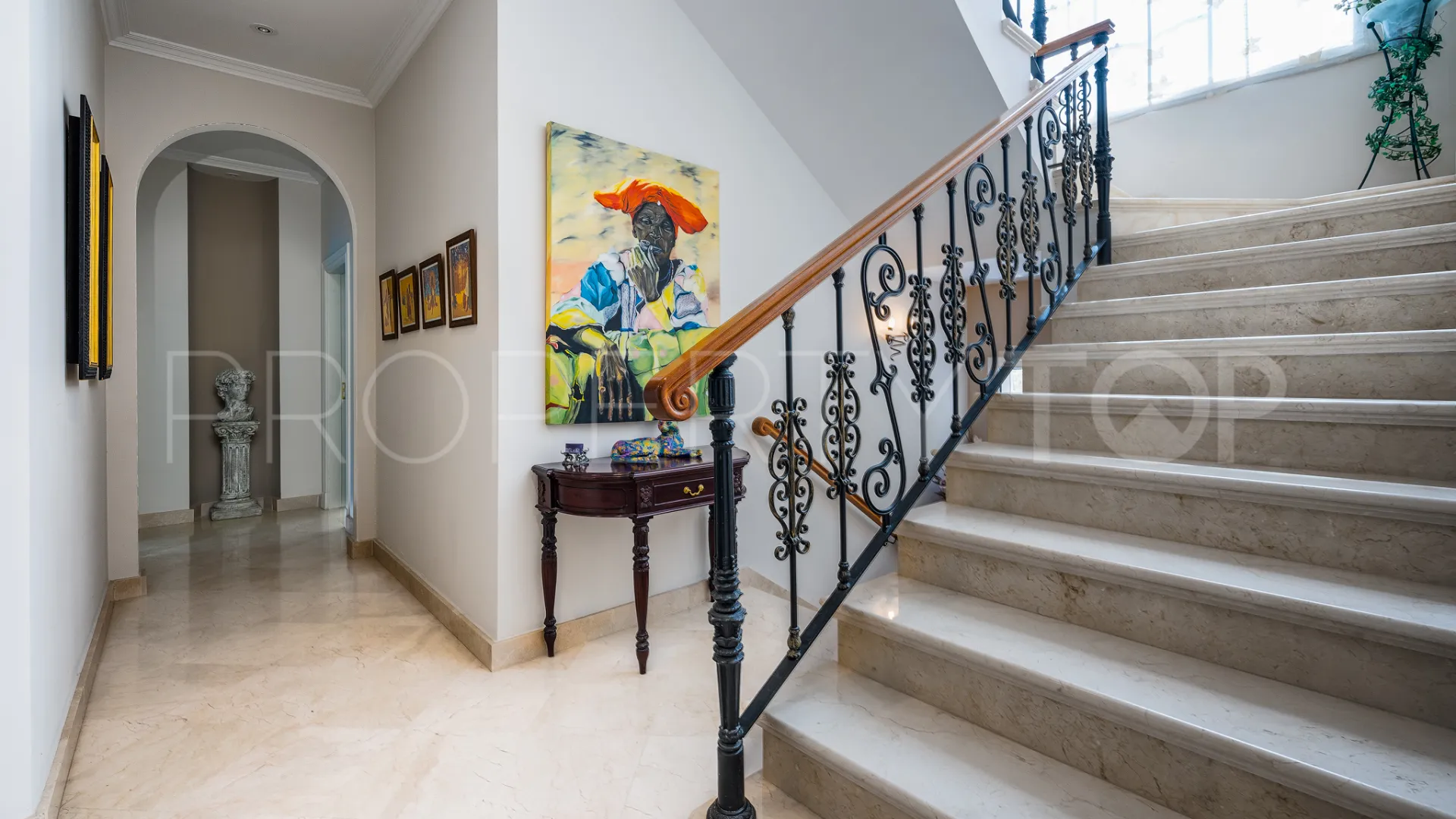 Villa con 7 dormitorios en venta en Nueva Andalucia