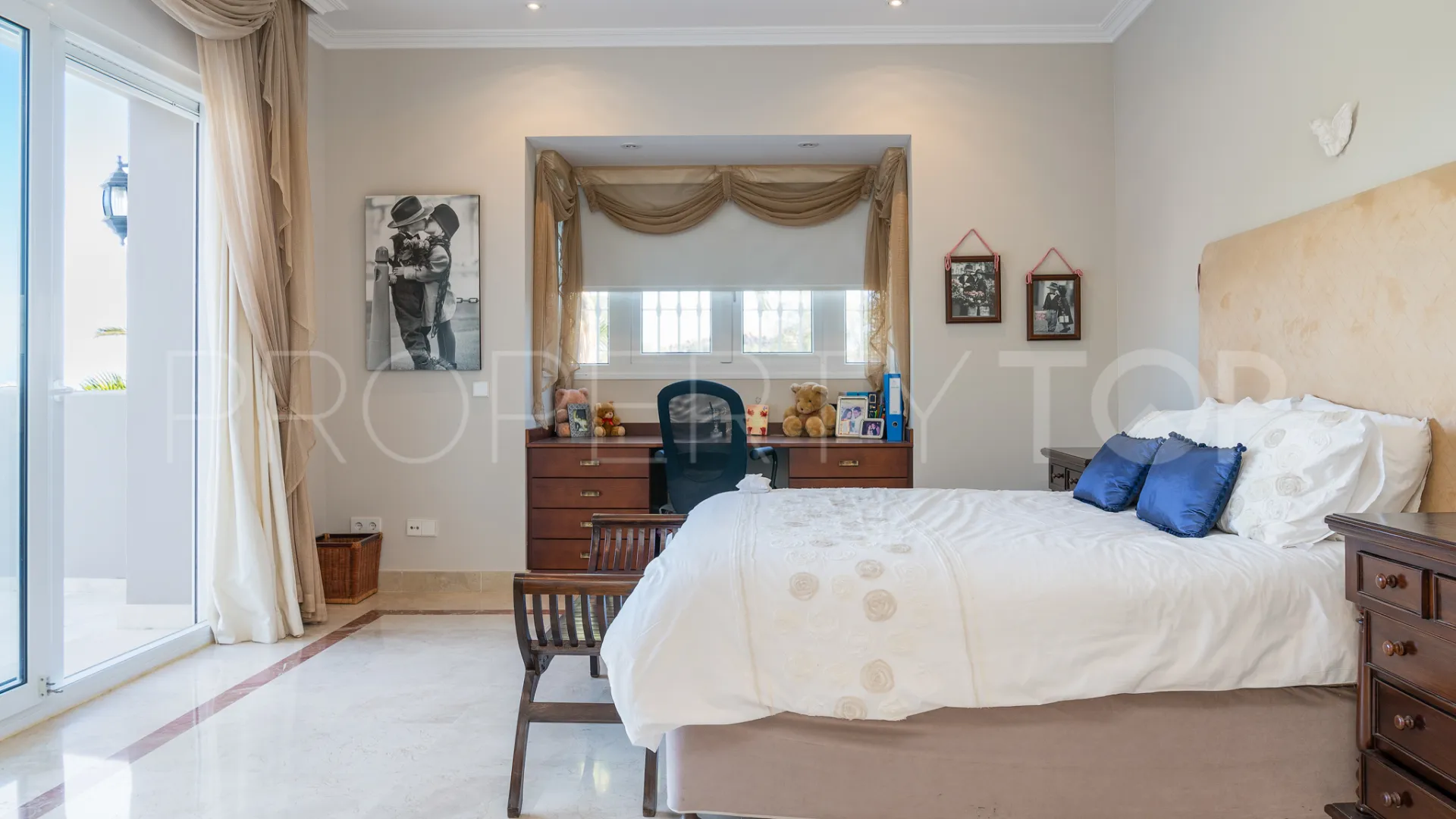 Villa con 7 dormitorios en venta en Nueva Andalucia