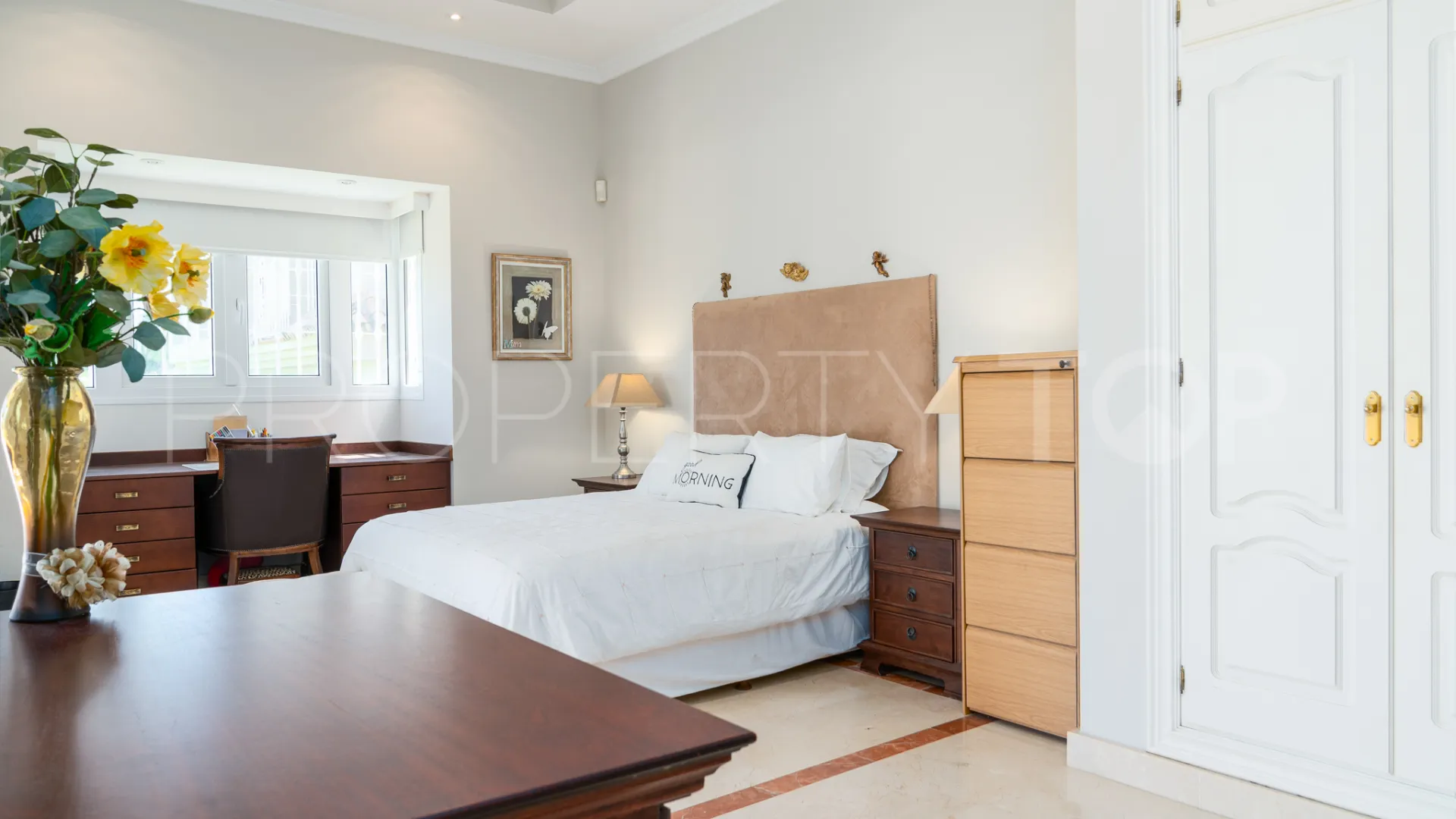 Villa con 7 dormitorios en venta en Nueva Andalucia