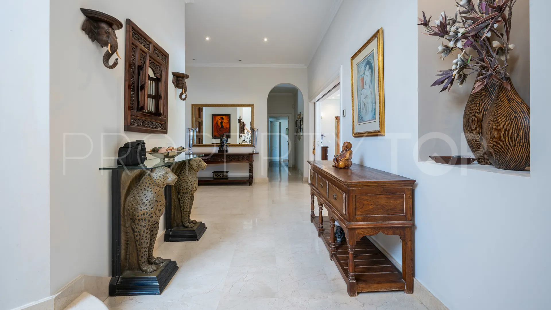 Villa con 7 dormitorios en venta en Nueva Andalucia