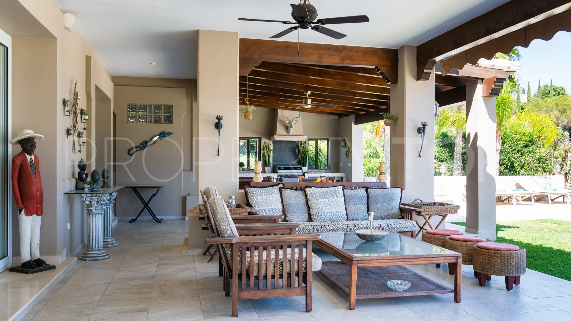 Villa con 7 dormitorios en venta en Nueva Andalucia