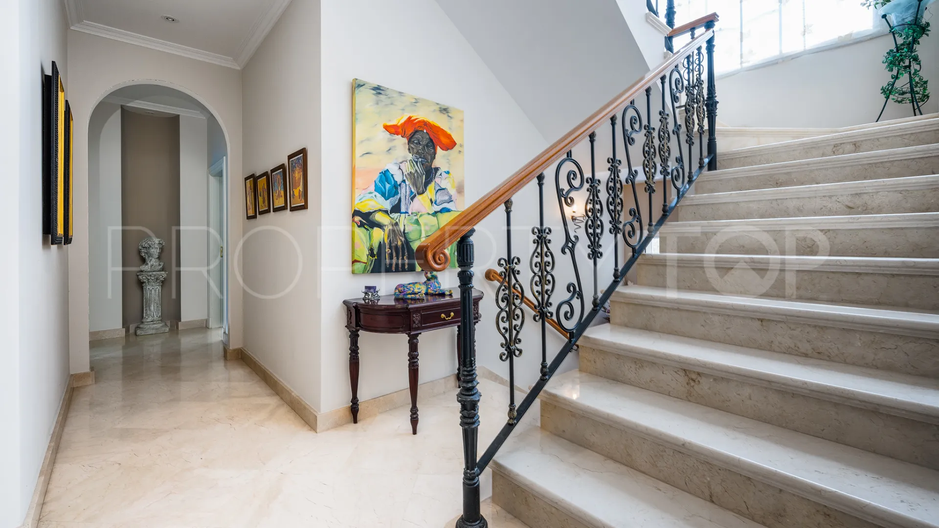 Villa con 7 dormitorios en venta en Nueva Andalucia