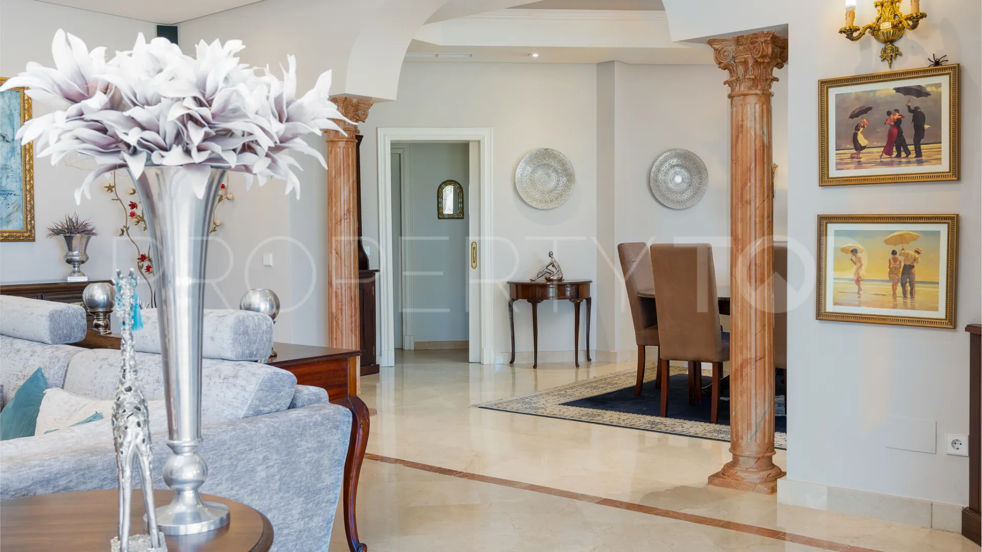 Villa con 7 dormitorios en venta en Nueva Andalucia