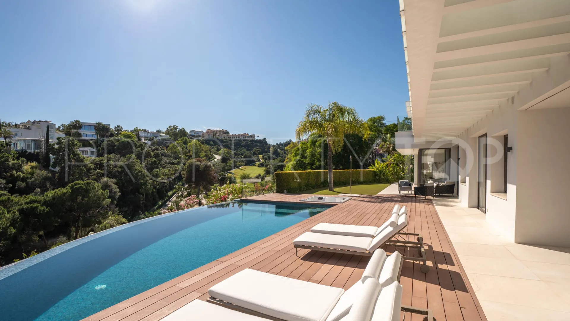 Se vende villa en La Quinta