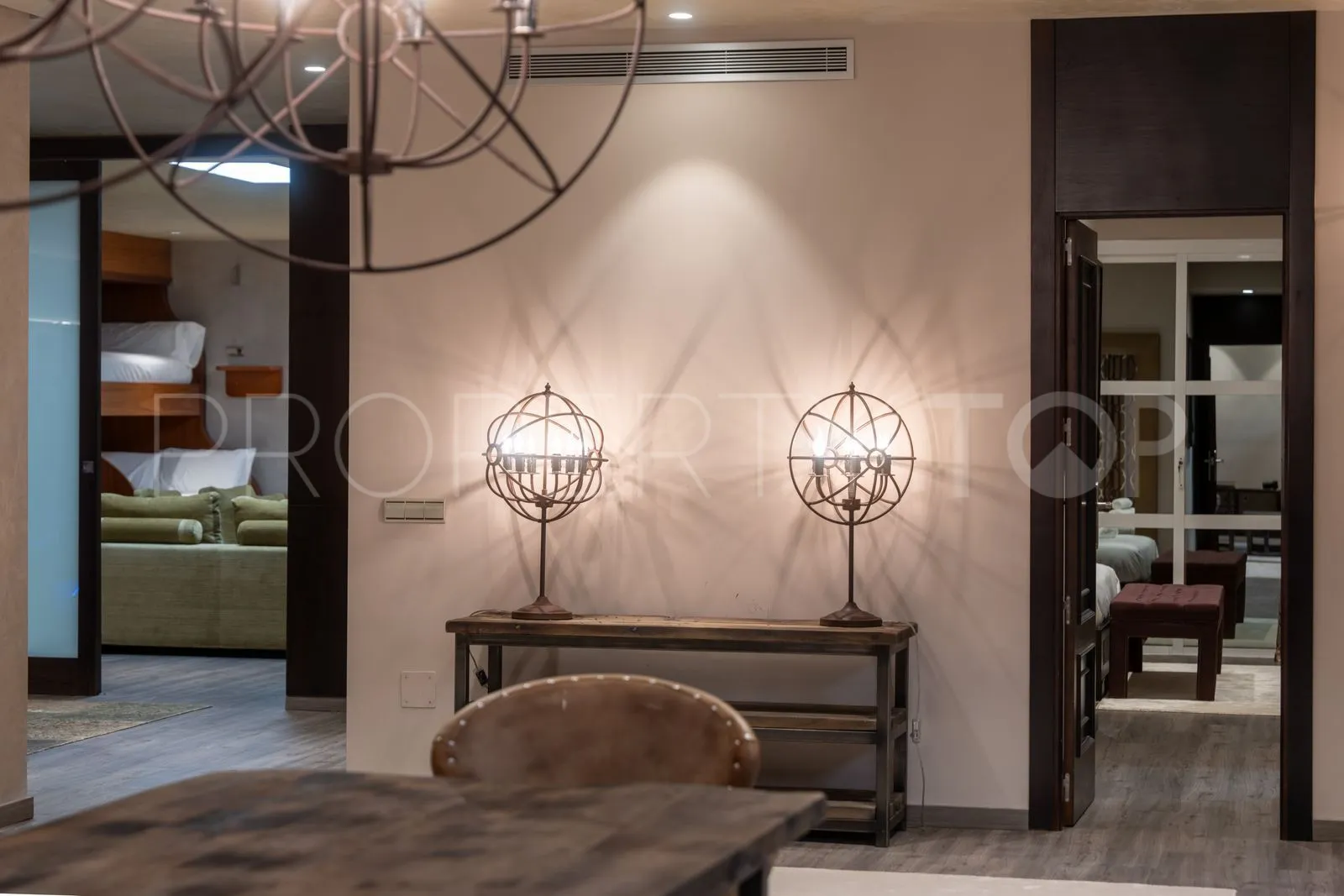 Se vende villa con 5 dormitorios en La Quinta