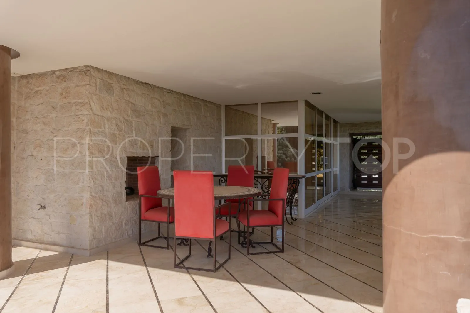 Se vende villa con 5 dormitorios en La Quinta