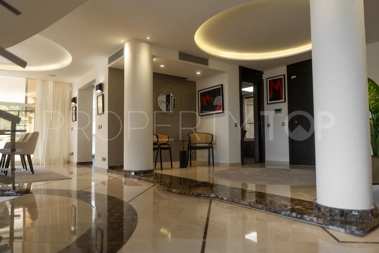 Se vende villa con 5 dormitorios en La Quinta