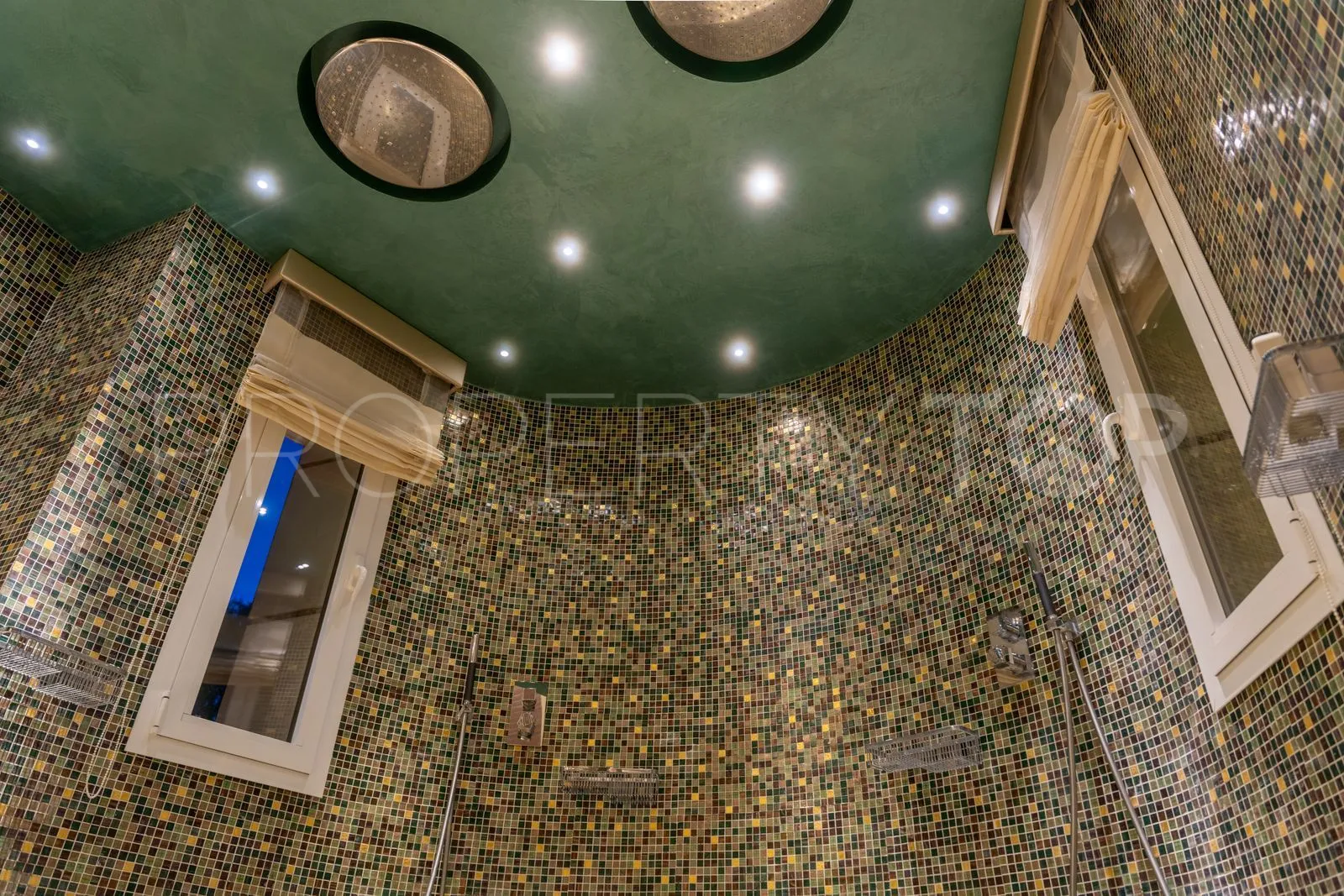Se vende villa con 5 dormitorios en La Quinta