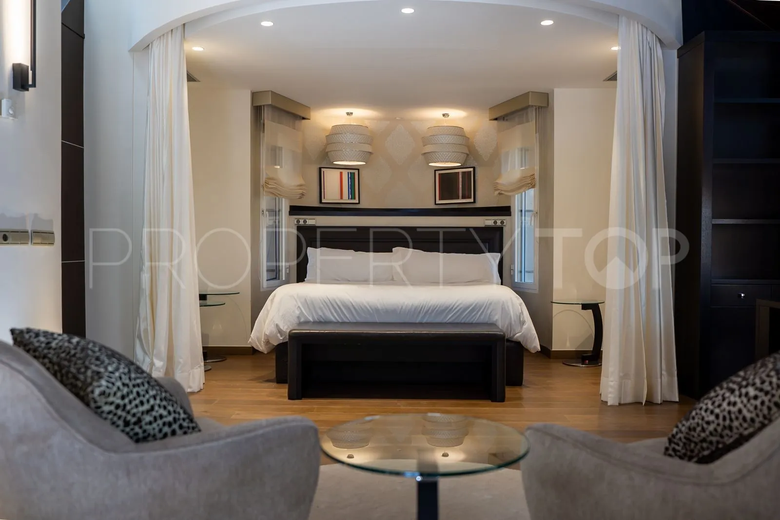 Se vende villa con 5 dormitorios en La Quinta