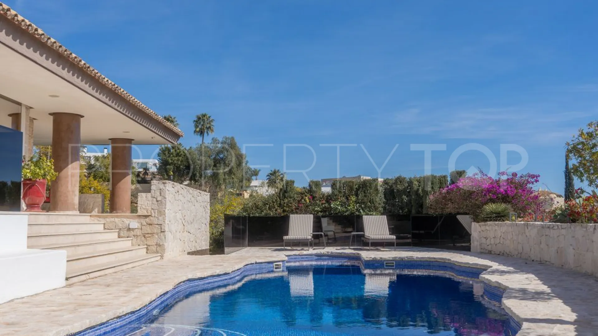 Se vende villa con 5 dormitorios en La Quinta