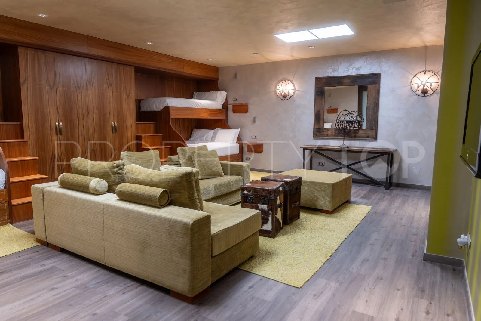 Se vende villa con 5 dormitorios en La Quinta