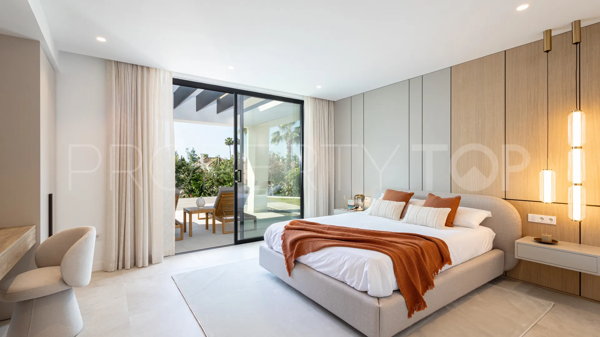 For sale Nueva Andalucia 4 bedrooms villa