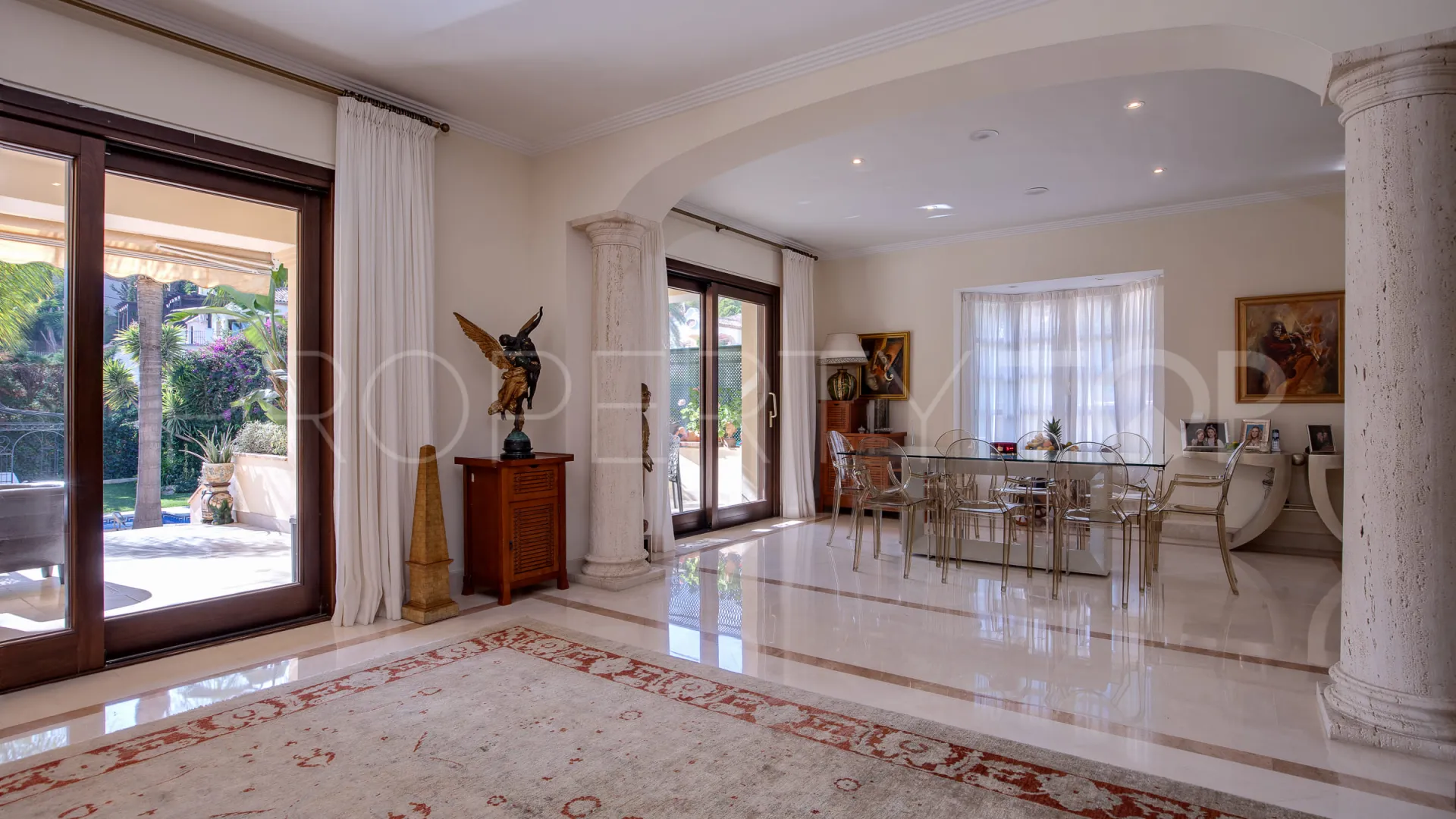 Villa con 6 dormitorios en venta en Los Arqueros