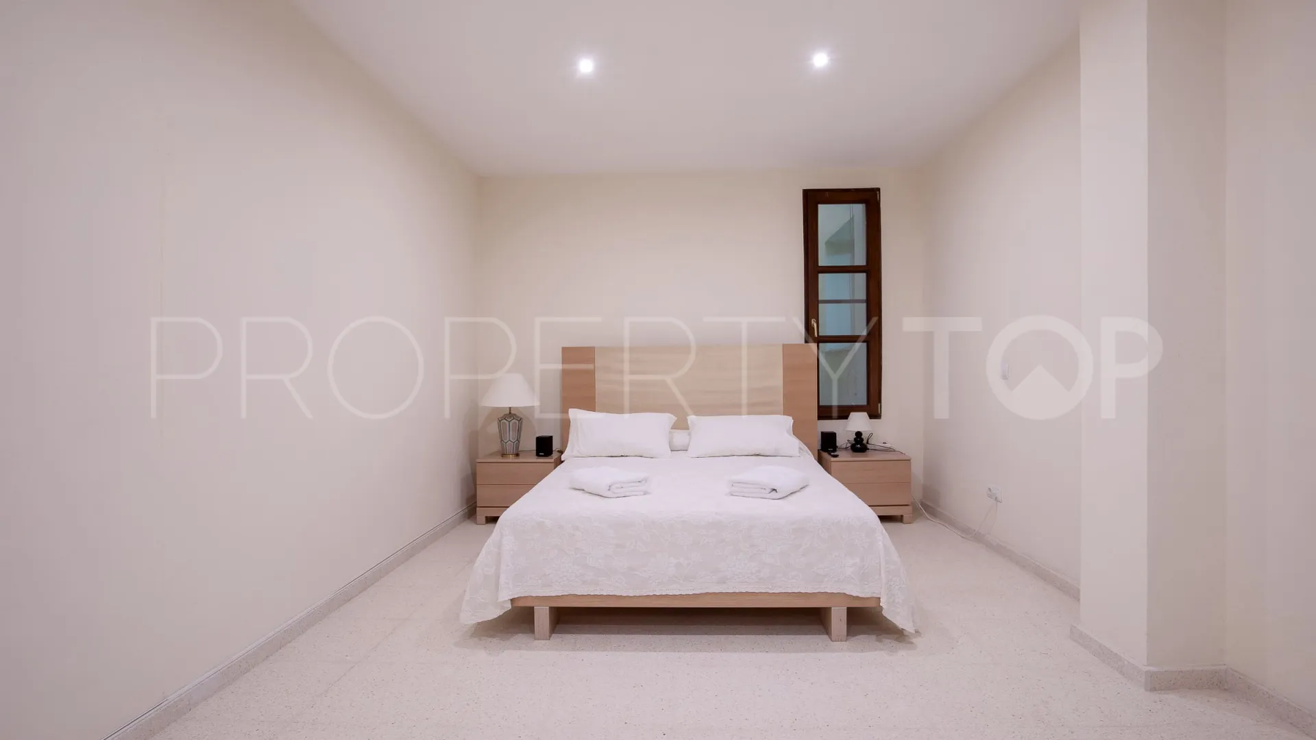 Villa con 6 dormitorios en venta en Los Arqueros