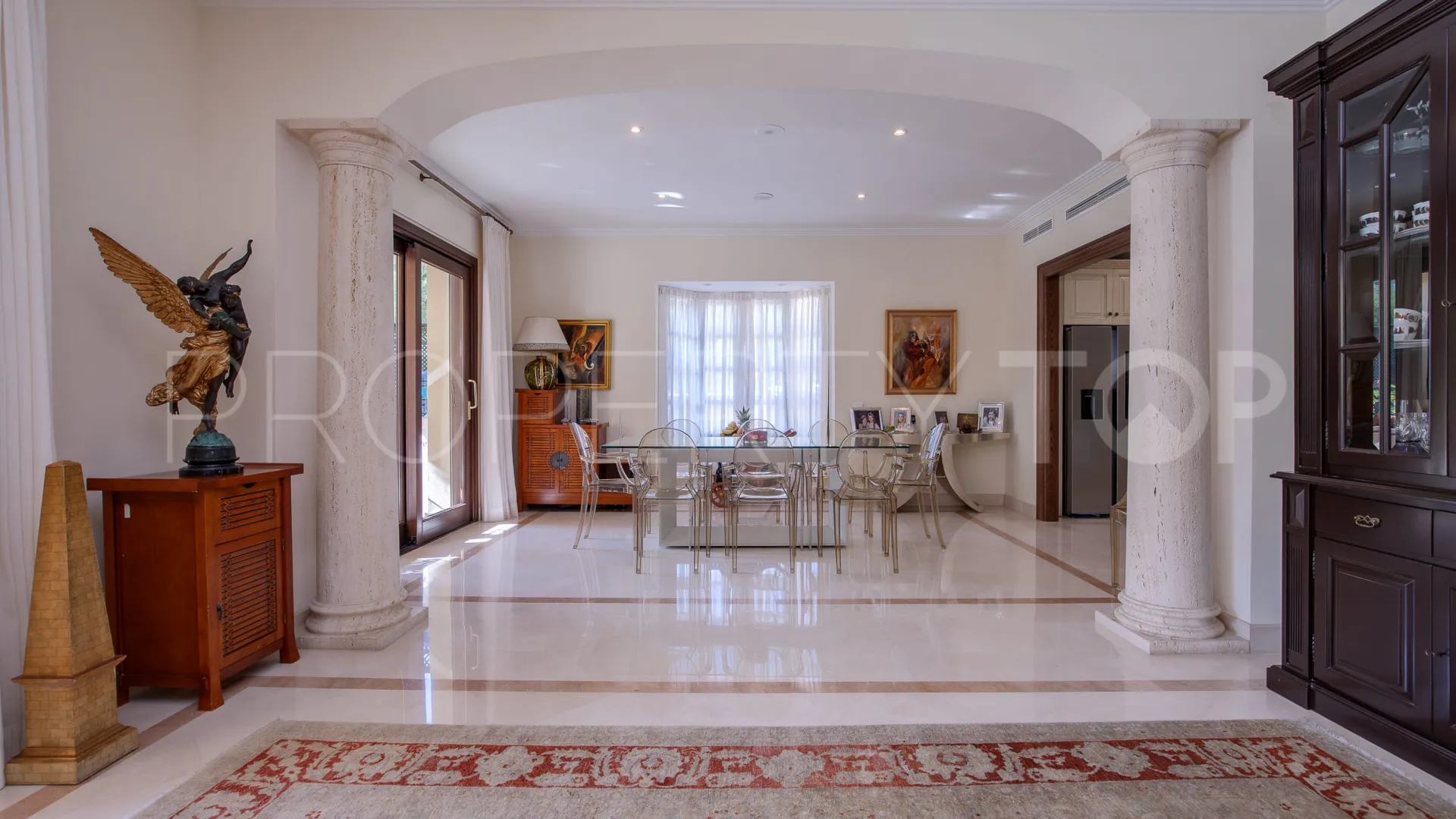 Villa con 6 dormitorios en venta en Los Arqueros