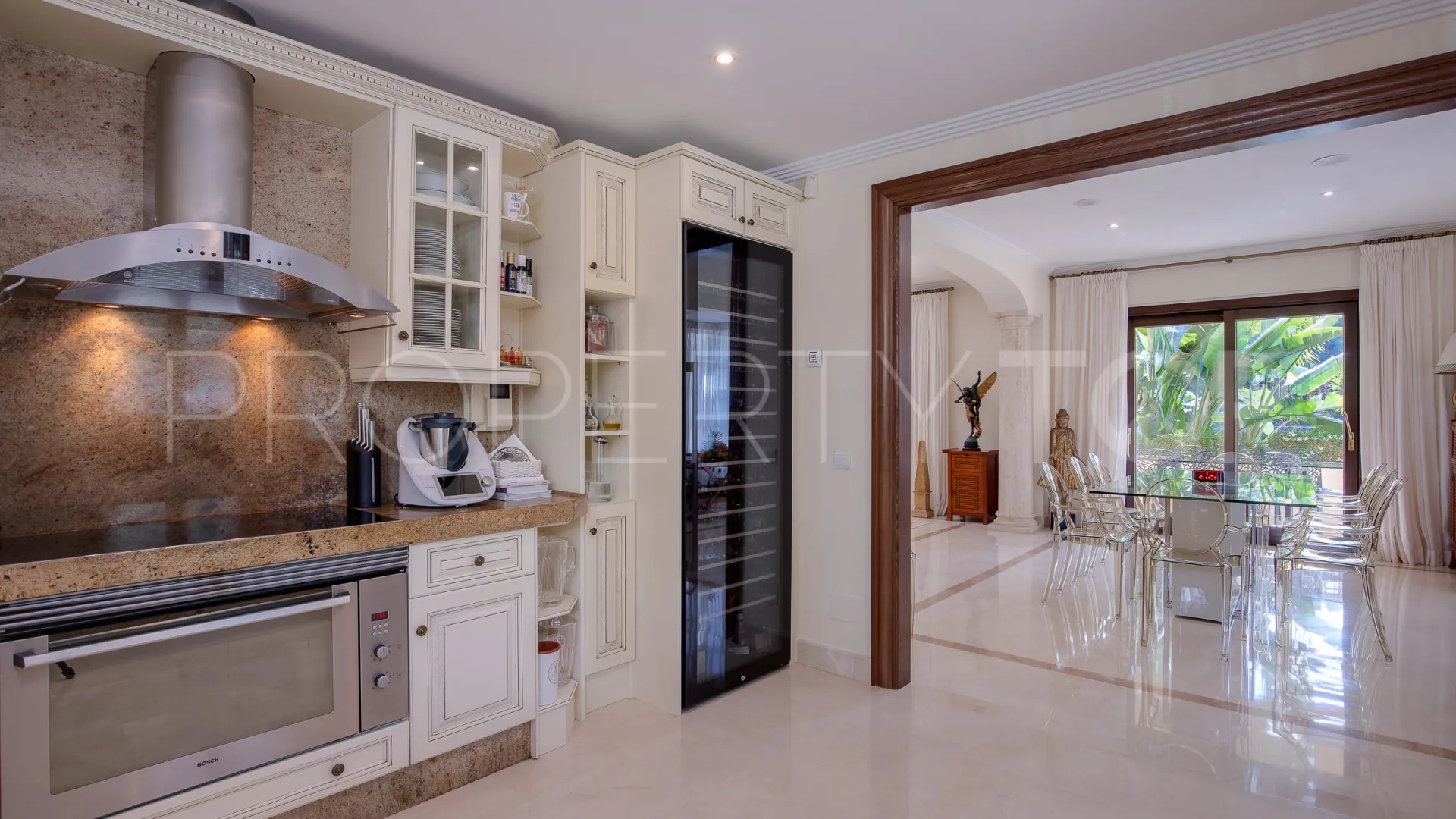 Villa con 6 dormitorios en venta en Los Arqueros