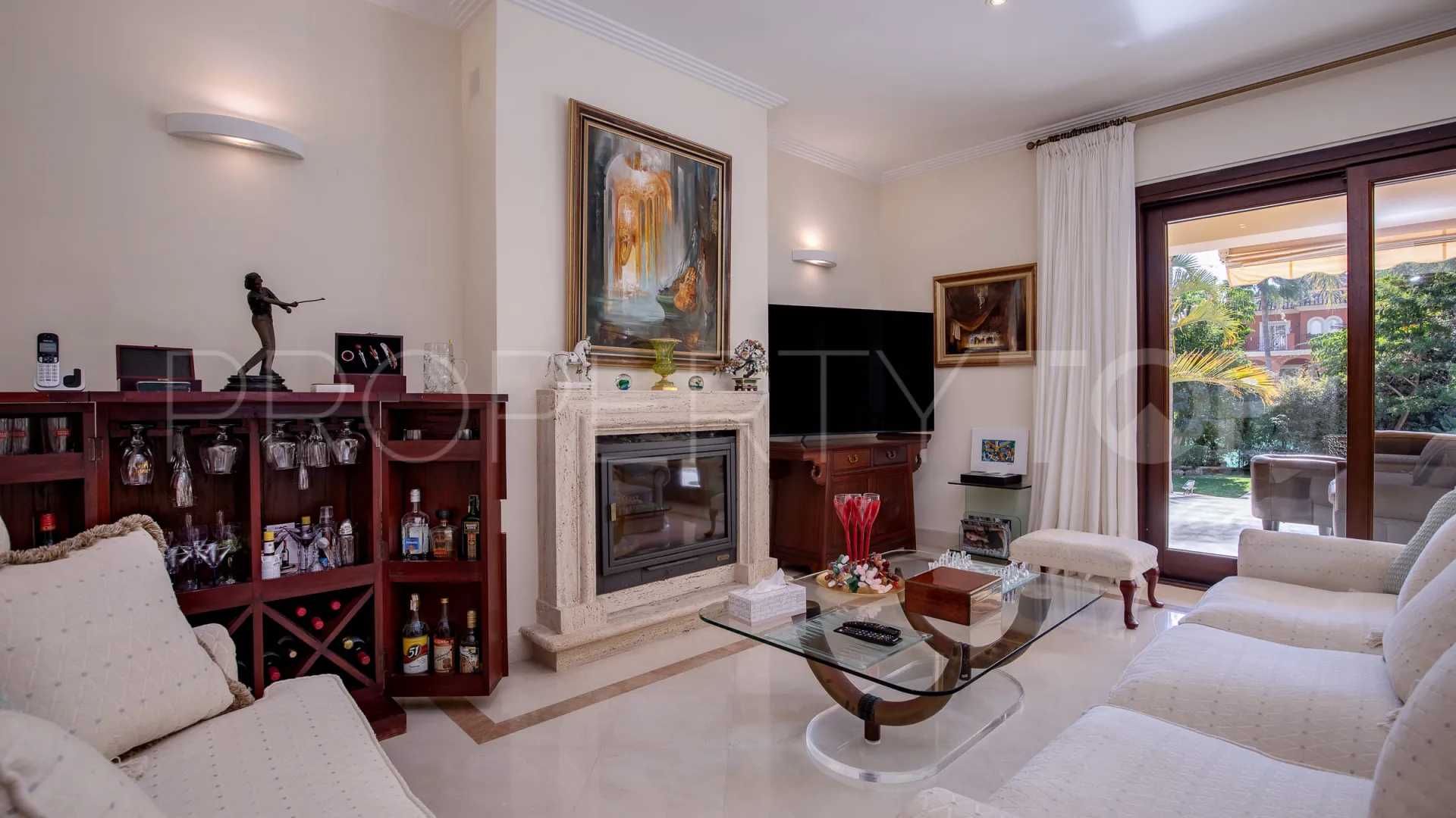 Villa con 6 dormitorios en venta en Los Arqueros
